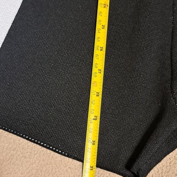 Coco and Shay black and White Romper Size MD.. Sweater Fabric Feel.. Figure Flat - Picture 8 of 10